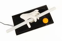 Lampe à poser en céramique polychrome, figurant une main jou… (photo 3)