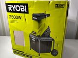 the box of the ryobi woodworking machine is sitting on the table