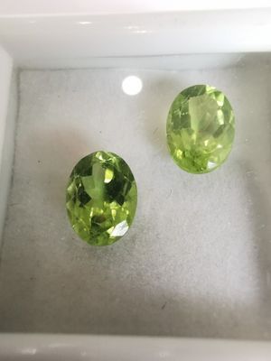 PERIDOT green Nbr 2 Pakistan ovale 8 X 6 2,9ct