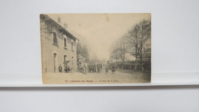 Lavaveix-les-Mines : Avenue de la Gare (AAA 123). B.E. Carte rare...
