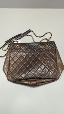 chanel brown quilted leather shoulder bag with chain strap