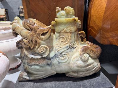 [CHINE] Statue en jadeite représentant un Bixie dit Chien de…