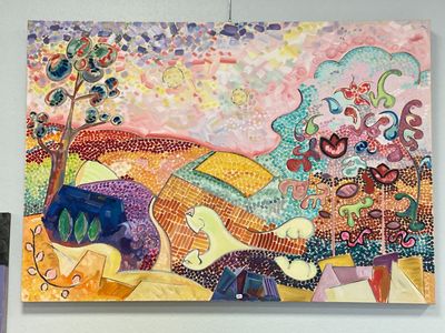 un tableau accroché au mur d'une pièce
