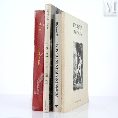 deux livres posés l'un à côté de l'autre sur une table