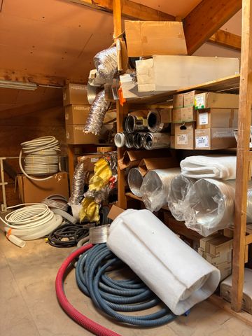 Important lot d’accessoires de ventilation, gaines d’aération, ga...