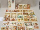 beaucoup de cartes sur lesquelles figurent des photos de personnes