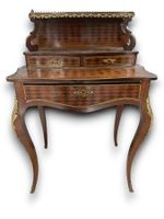 Bureau de dame à gradins de style Louis XV en bois de placag…