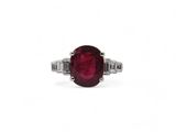 Bague ovale en rubis et diamants