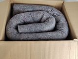 une boîte contenant des vêtements