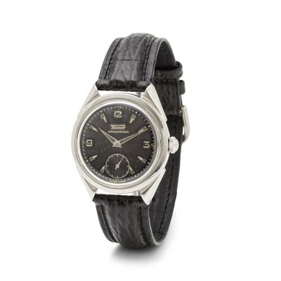 une photo d'une montre-bracelet avec un cadran noir et un bracelet en cuir noir