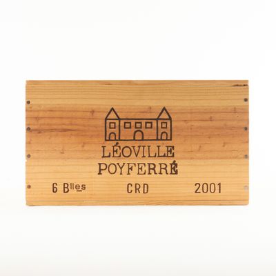 porte-cartes de visite en bois avec un logo sur le devant