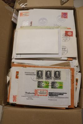 1 boite avec env. 2000 lettres d'Allemagne 1960 à 1990 avec …