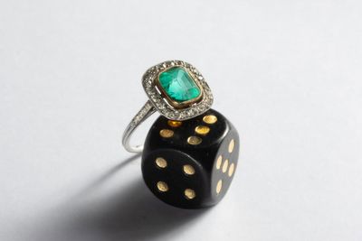 Bague en or jaune 750 ‰ et platine sertie d'une émeraude de … - Photo 1