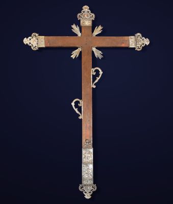 Croix du Christ en cèdre colonial mexicain du XVIIIe siècle …