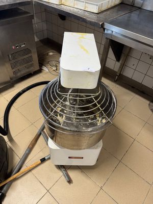 an image of a kitchen with a mixer in it
