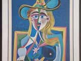 un tableau représentant une femme coiffée d'un chapeau et tenant une fleur