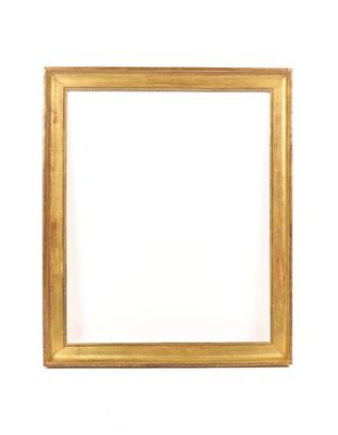 une image représentant un cadre photo accroché à un mur blanc, sur fond blanc