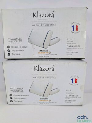 deux boîtes de Klazora Viselolex Viselolex sur fond blanc