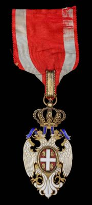 médaille de l'Ordre de la Croix-Rouge, ornée d'un ruban rouge et d'une croix