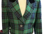 veste à carreaux verts et noirs sur un mannequin, mannequin, mannequin, mannequin, mannequin, mannequin, mannequin, mannequin, mannequin, mannequin