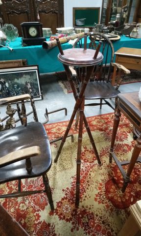 Sellette tripode en bois façon bambou