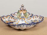 an image of a decorative bowl with a bird on it