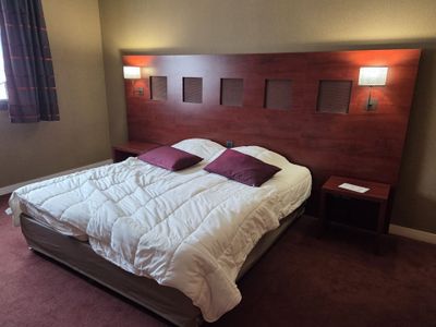 Contenu de la chambre 102: couchage 180x200cm, tête de lit, …