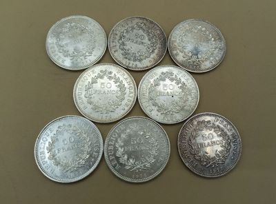 Ensemble de huit pièces de cinquante francs en argent type Hercule. - Photo 1