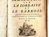 un vieux livre avec l'image d'un château