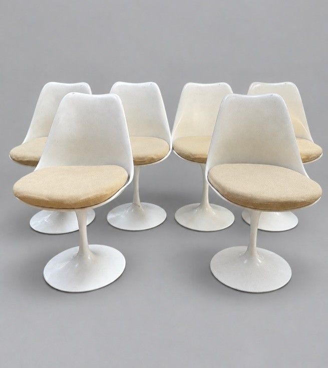 Eero SAARINEN (1910-1961) éd. KNOLL : Suite de six chaises, …