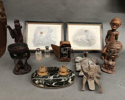 a lot of items that are sitting on a table