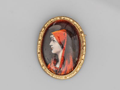 un portrait miniature représentant une femme portant un voile rouge