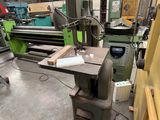an image of a machine shop with a lot of machines in it