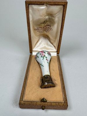 Sceau à cacheter en émaux translucides polychrome sur fond g… - Photo 1