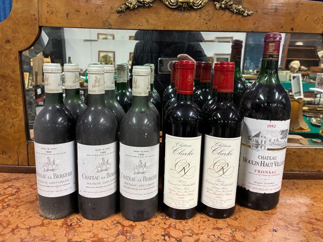 Lot de 11 bouteilles de vin rouge comprenant : 1 magnum de Châtea