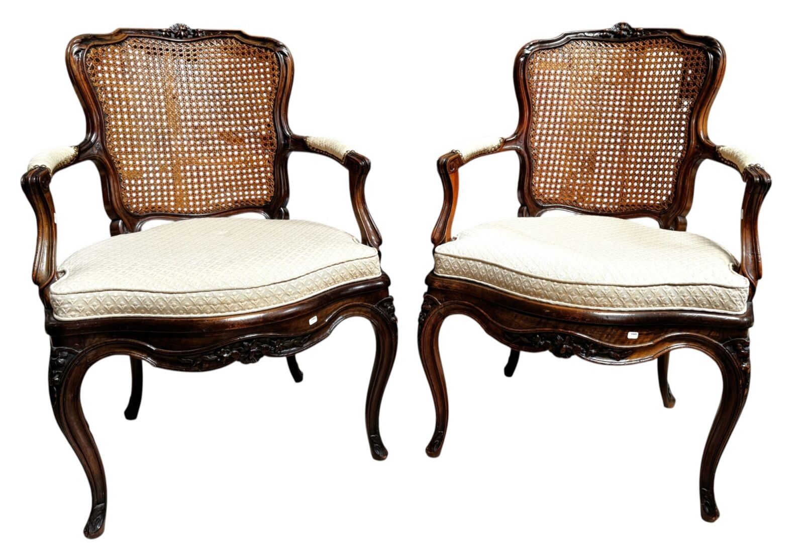Paire de fauteuils lyonnais, cannés, Louis XV, époque second…