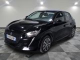 la photo d'une voiture noire garée dans un garage