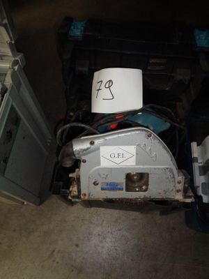 l'image d'une machine installée dans une pièce