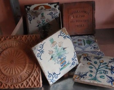 LOT de 10 carreaux de faïence.