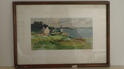 aquarelle encadrée représentant la vue d'un petit village au bord de l'eau