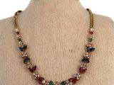 gros plan d'un collier sur un mannequin mannequin mannequin mannequin mannequin mannequin mannequin mannequin mannequin