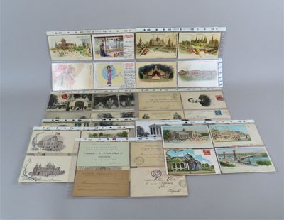une photo représentant une collection de cartes postales et d'enveloppes provenant du monde entier
