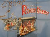 affiche du film « Roger Rabbit », mettant en scène un lapin et une tasse de café