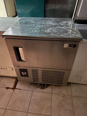 1 Cellule de refroidissement  PASTRYBOX modèle BCB/05 - L 80 P 75 H 90 - Photo 1