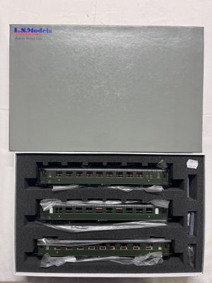 HO – LS MODELS – Set de 3 wagons voyageurs OCEM parois lisses SNCF jau - Photo 1