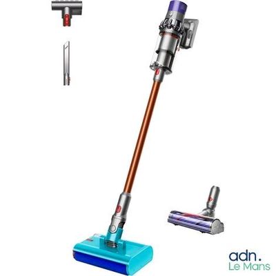 un gros plan d'un aspirateur sans fil de type balai