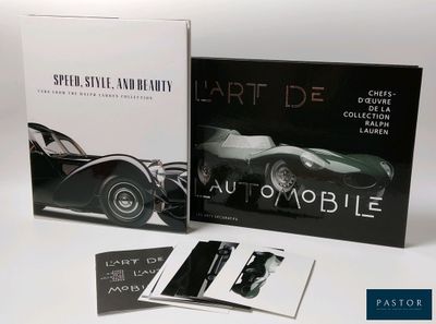 une image représentant une photo en noir et blanc d'une voiture et d'un livre