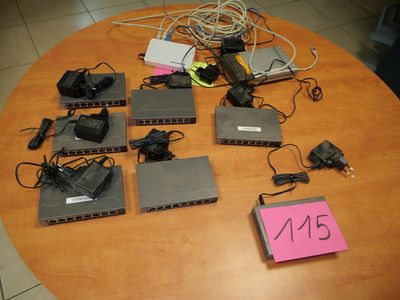 8 SWITCH NETGEAR , en l'état