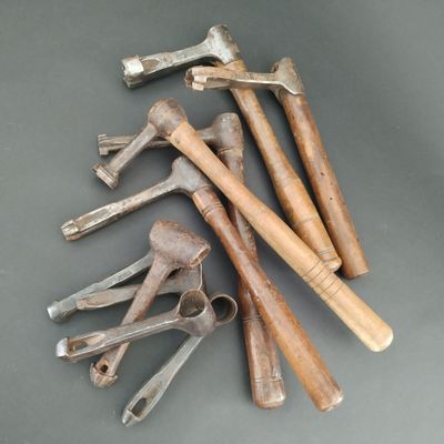 a lot of tools that are laying on a table