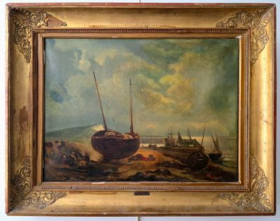 une peinture à l'huile représentant un bateau sur une plage, avec d'autres bateaux en arrière-plan
